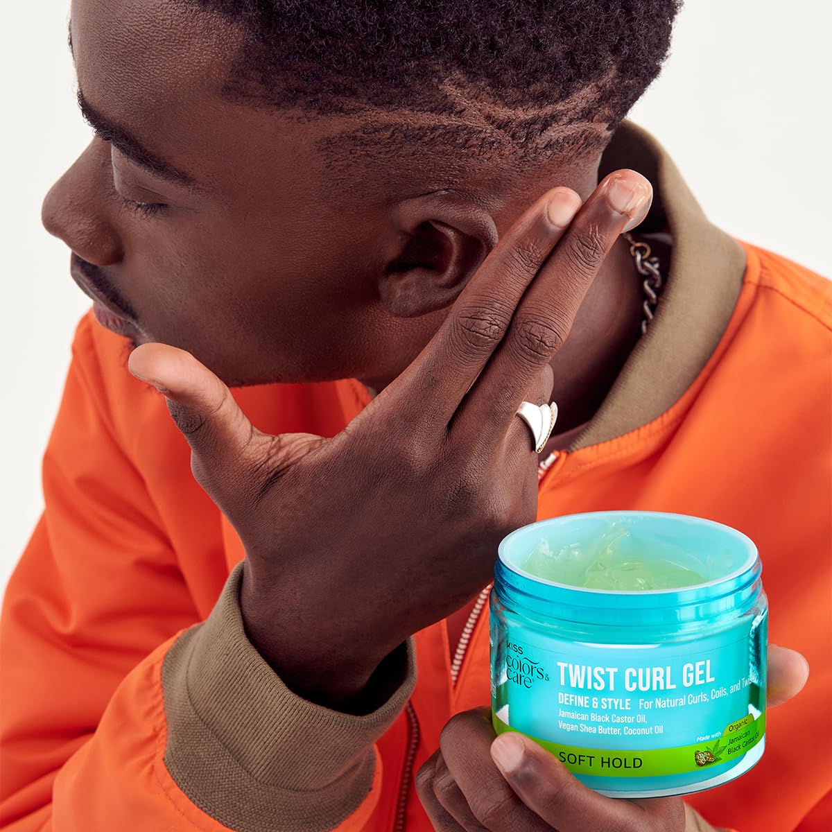 KISS COLORS & CARE label close-up listing natural ingredients
