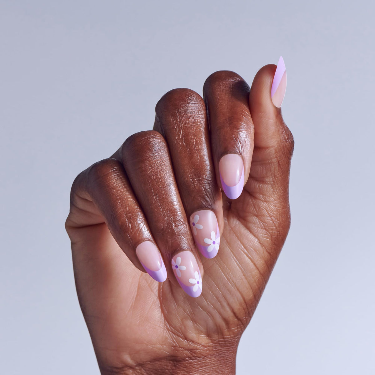 KISS close-up of nail finish and texture highlighting durability and smooth shine