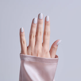 KISS detailed view of 2g nail glue for secure long-lasting adhesion