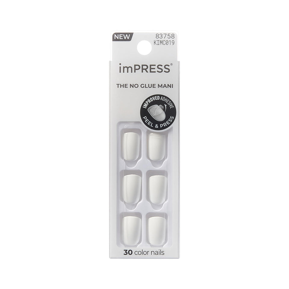 KISS front packaging showing Frosting short squoval nails and kit contents for quick mani