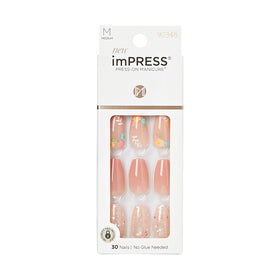 KISS front packaging showing 30 nails and kit contents for instant manicures