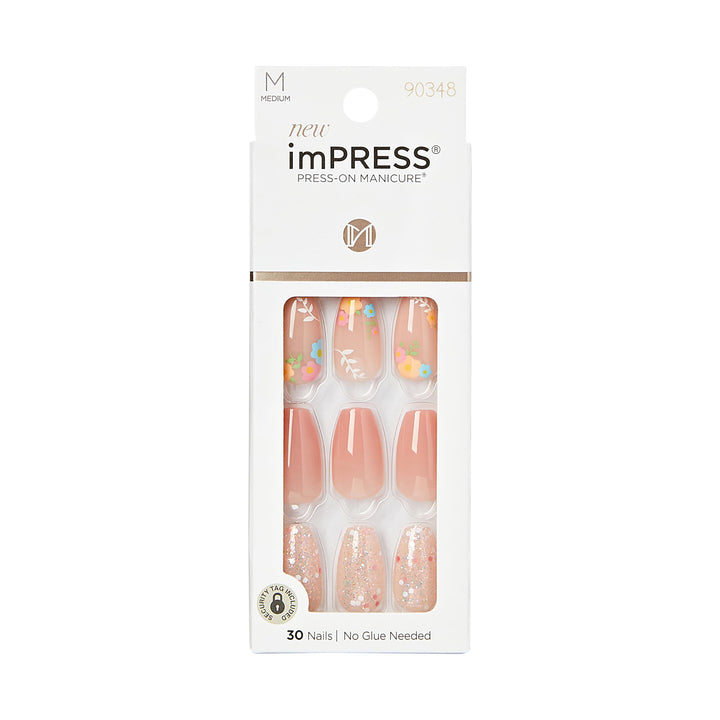 KISS front packaging showing 30 nails and kit contents for instant manicures