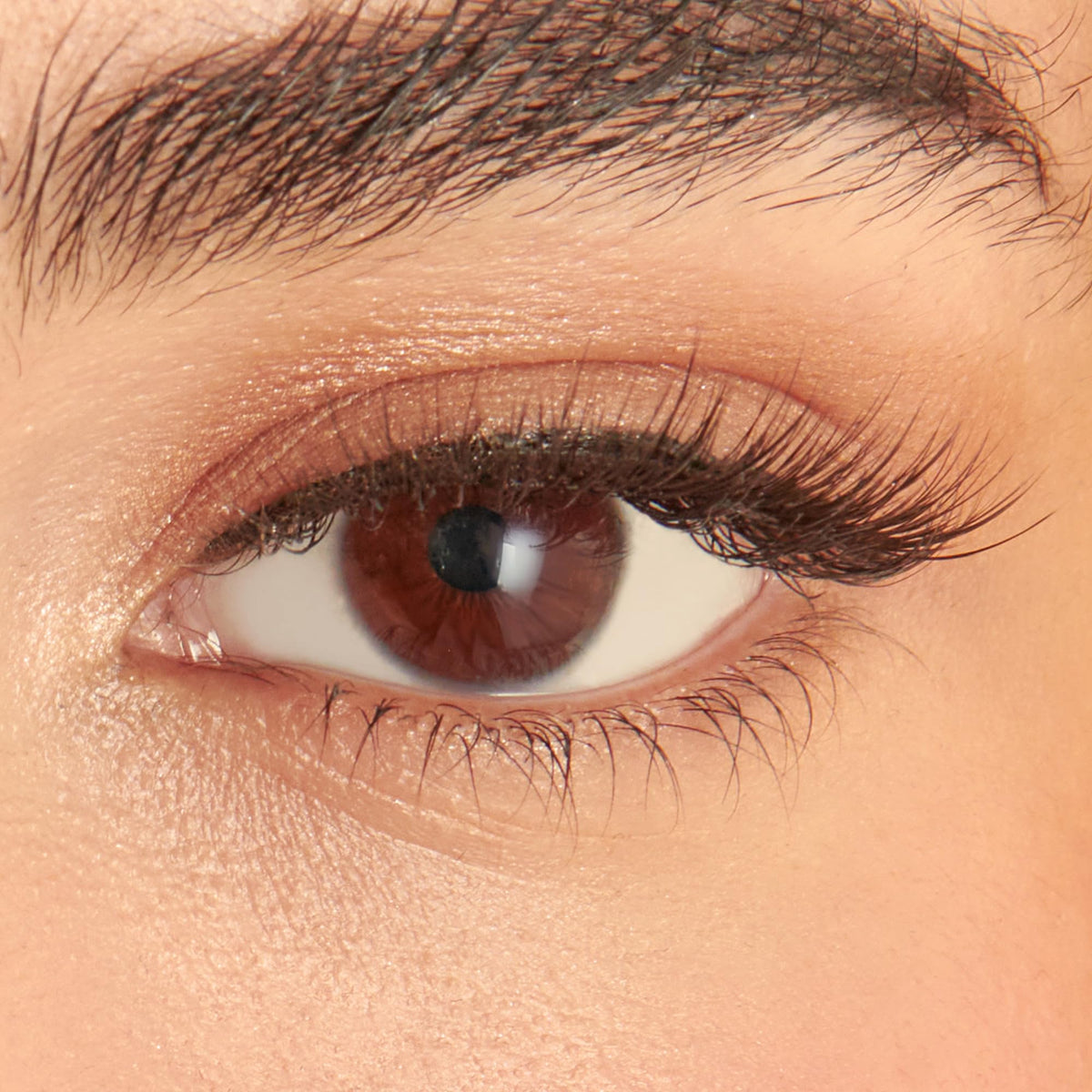 KISS close-up of knot-free band highlighting seamless fit and comfort