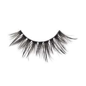 KISS Lash Drip applied on eye demonstrating wet-look volume and definition