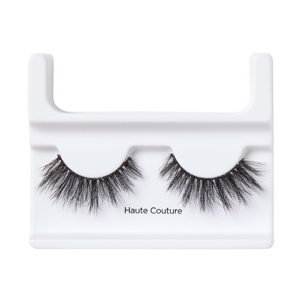 KISS lashes applied on model eye illustrating blended, dramatic volume