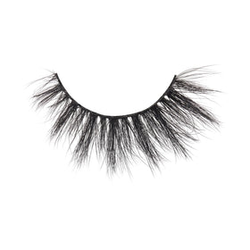 KISS lashes in lifestyle evening look adding glamorous definition