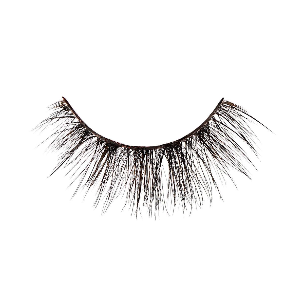 KISS LuXtensions Velvet applied on eyelid demonstrating seamless blend with natural lashes