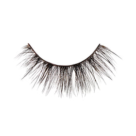 KISS LuXtensions Velvet applied on eyelid demonstrating seamless blend with natural lashes
