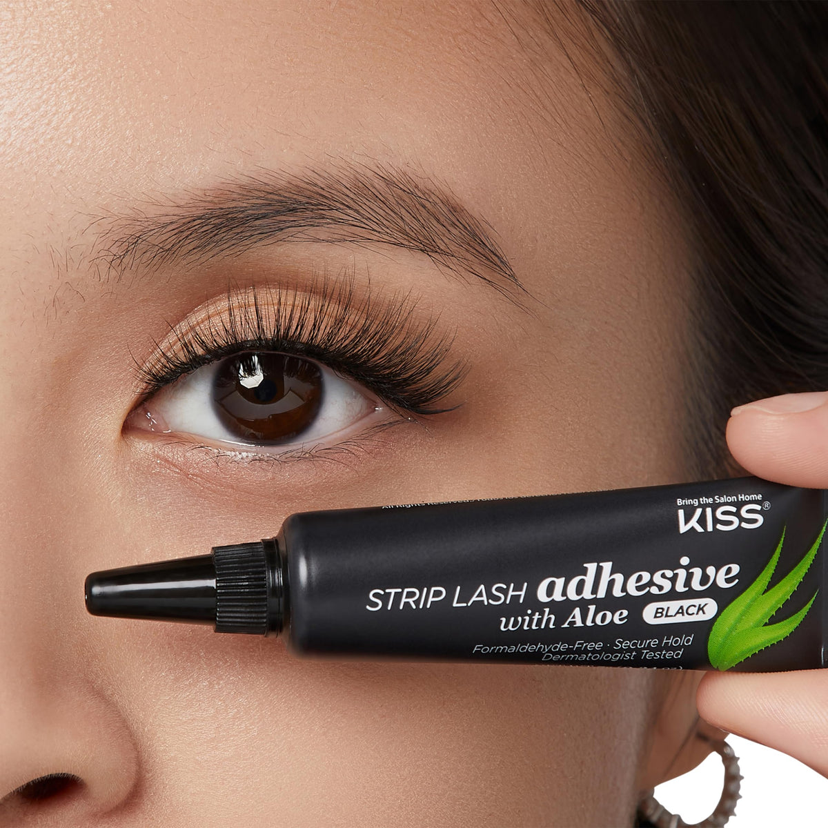 KISS packaging label close-up highlighting formaldehyde-free and dermatologist-tested