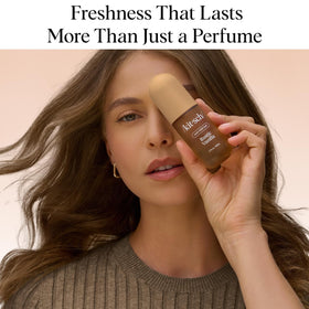 Kitsch mist texture in air demonstrating lightweight quick-drying benefit