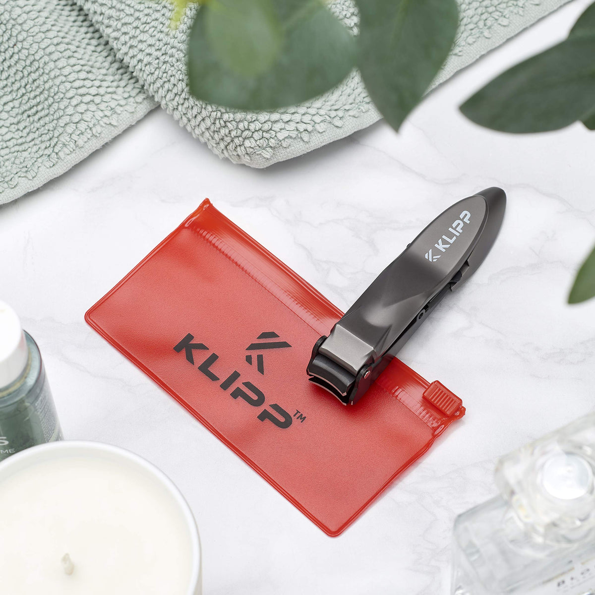 KLIPP included ziplock pouch protecting clippers for hygienic travel storage