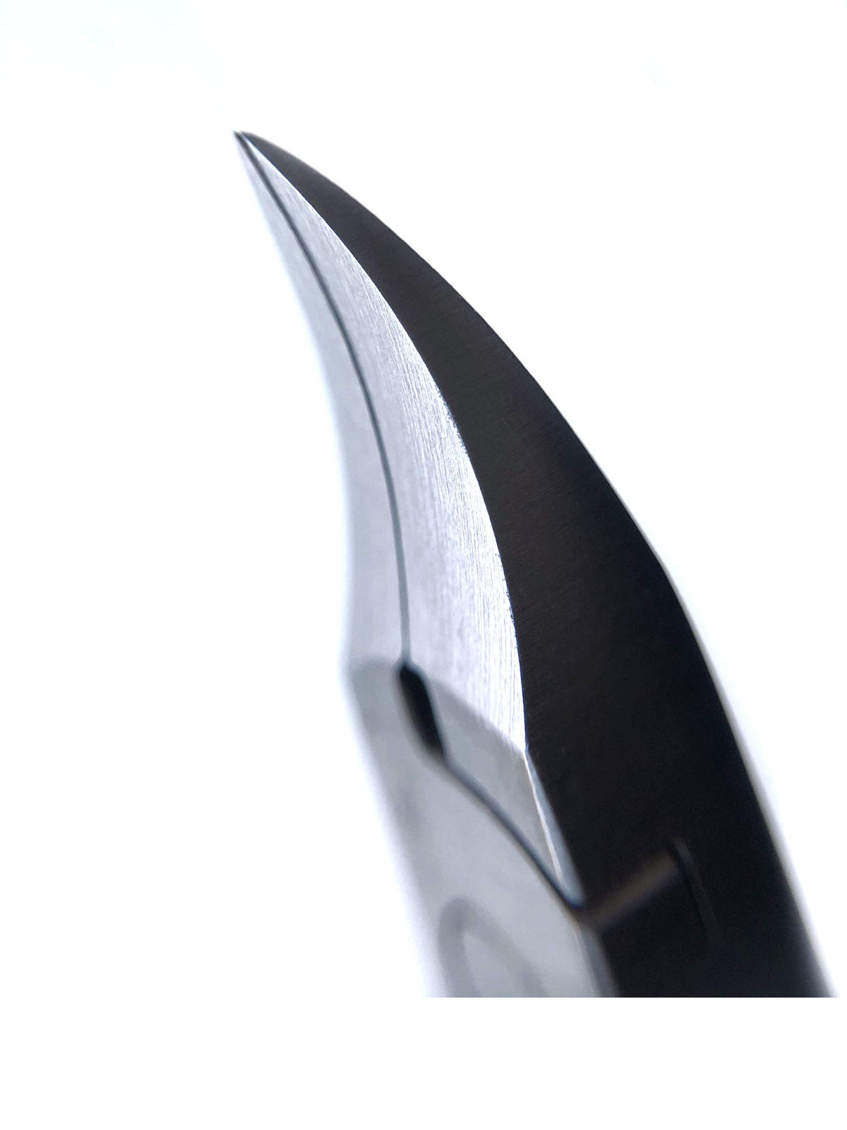 KOHM clipping demonstration on a toenail illustrating precise trimming