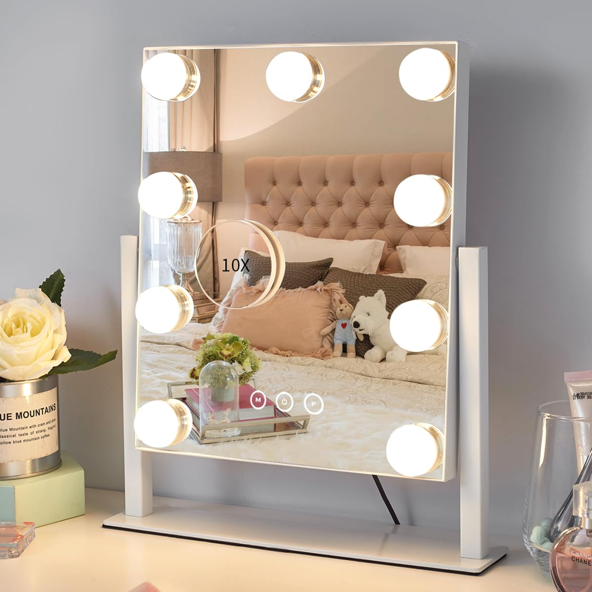 Kotdning front view shows full face lighting and elegant frame