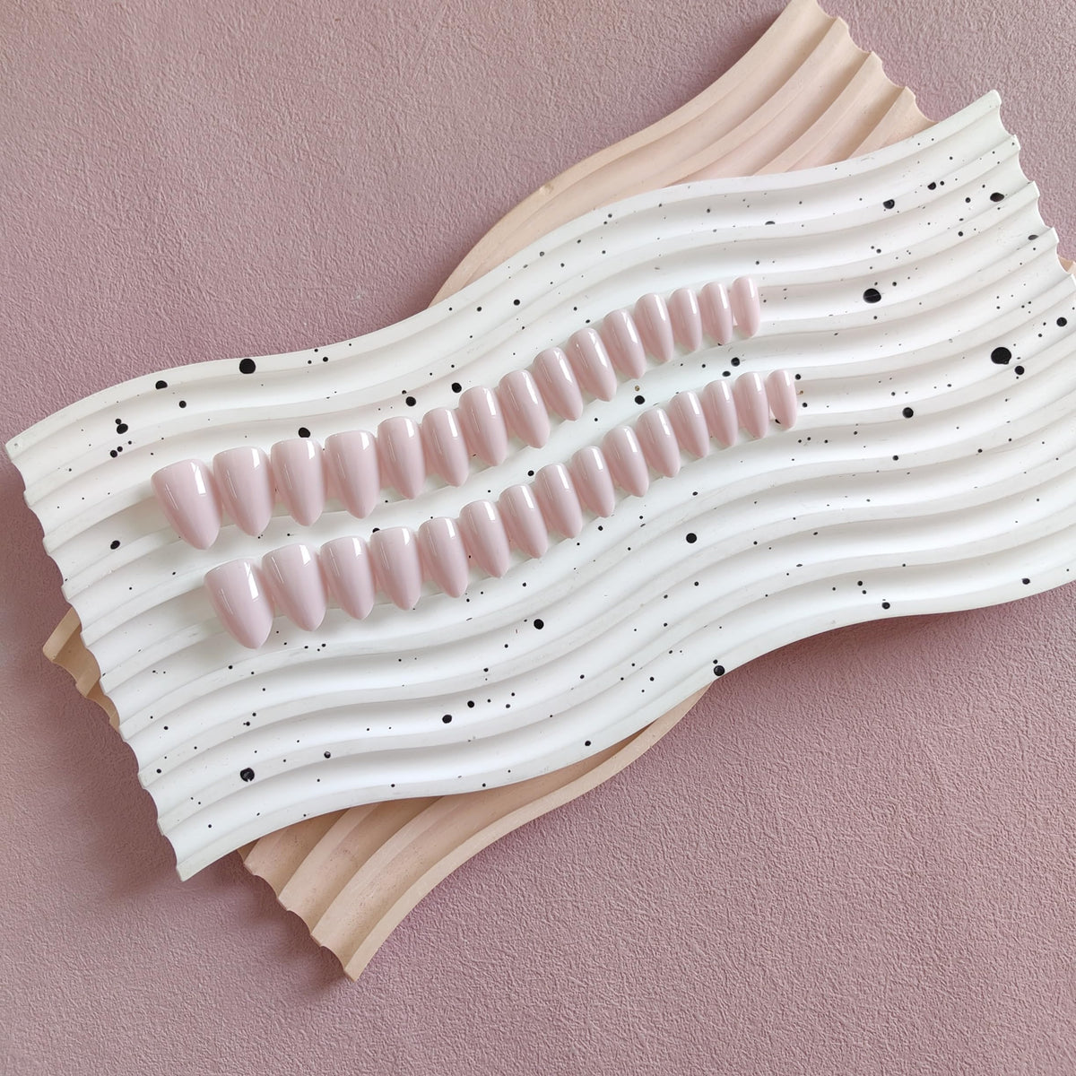 KQueenest arranged 30-piece sizes to ensure natural fit for most nails