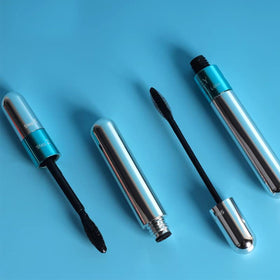 KUNSHNBEI mascara texture close-up showing smooth, fiber-rich formula