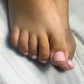 KXAMELIE array of 24 sizes laid out to show fit options for each toe and easy selection
