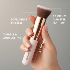 Lamora bristles close-up showing dense synthetic fibers for flawless blending