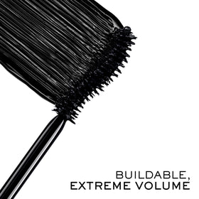 Lancôme Hypnôse Drama oversized S-shaped brush close-up for even lash coating
