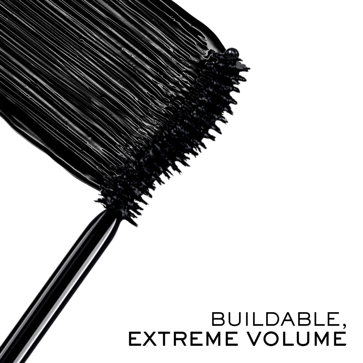 Lancôme Hypnôse Drama wand close-up highlighting oversized S-shaped brush