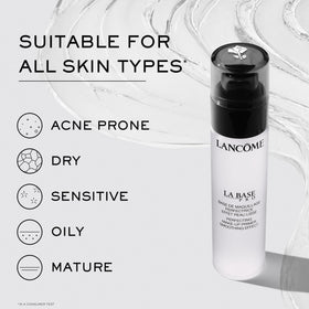 Lancôme product blended on skin demonstrating matte, blurred finish