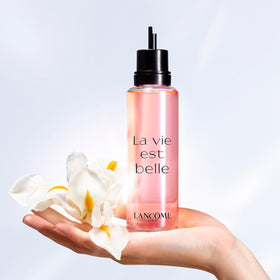 Lancôme warm vanilla and spun sugar arrangement showing gourmand base benefit: comforting sweetness