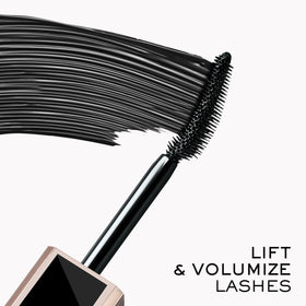Lancôme wand close-up with 360 micro-bristles, shows lift and precise application