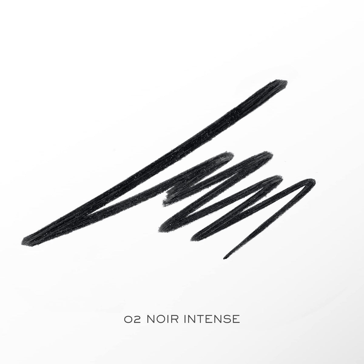 Lancôme lining the lashline illustrating sharp wing potential and smudge resistance
