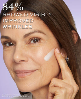 Lancôme close-up of cream texture highlighting fast-absorbing hydration