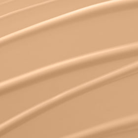 Lancôme close-up pump dispenser displaying controlled product release