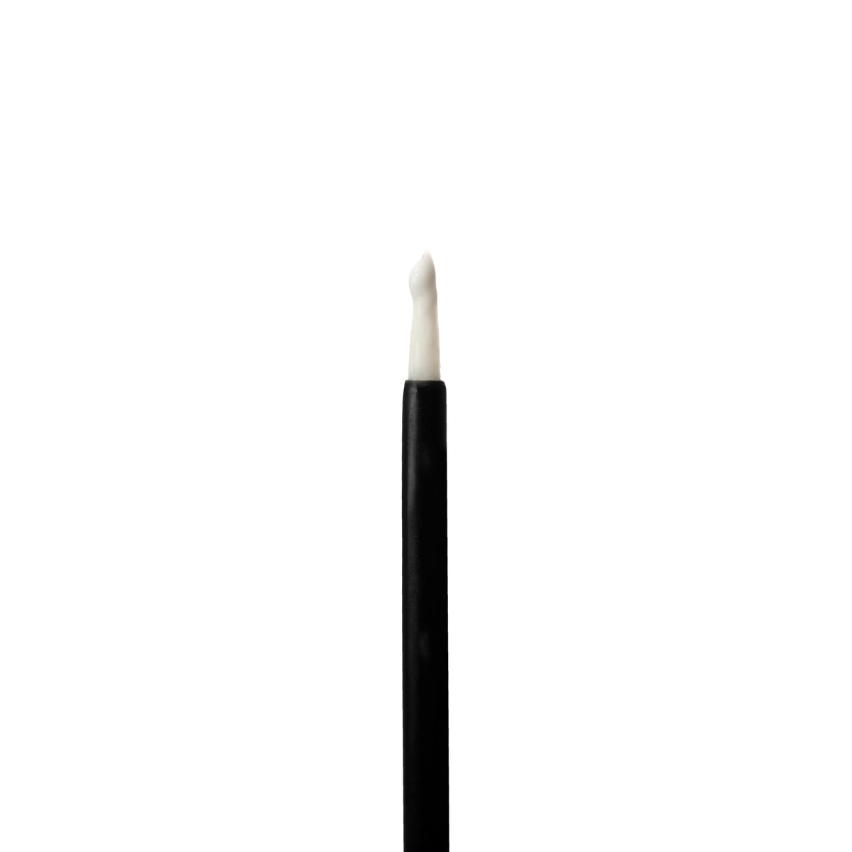 Lashify precision tip close-up highlighting controlled placement and accuracy