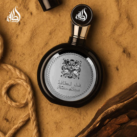 Lattafa Fakhar ingredients layout with mandarin and vanilla showing scent complexity