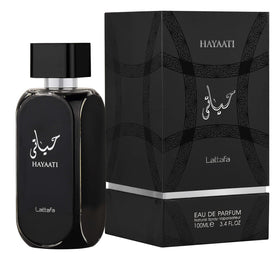 Lattafa Hayaati atomizer close-up highlighting spray detail and texture benefits