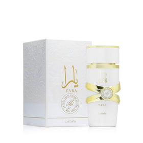 Lattafa Yara Moi atomizer close-up emphasizing easy spray and fine mist