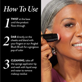 LAURA GELLER cleaning step with removed tip promoting hygienic reusable applicator benefit