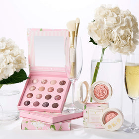 LAURA GELLER NEW YORK ingredients label highlighting Centella Asiatica and White Tea benefits