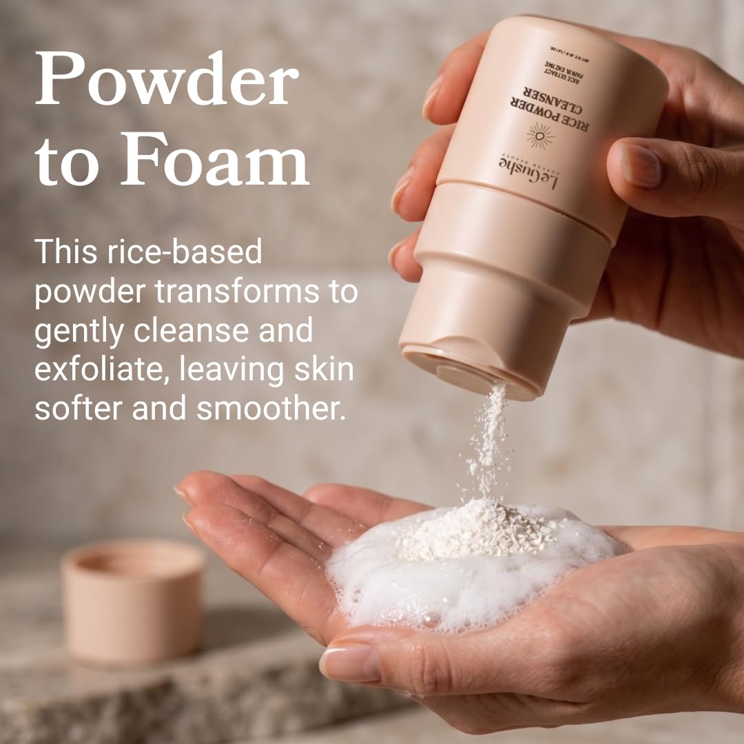 LE GUSHE foam lather in hand, demonstrates creamy foam that cleans softly