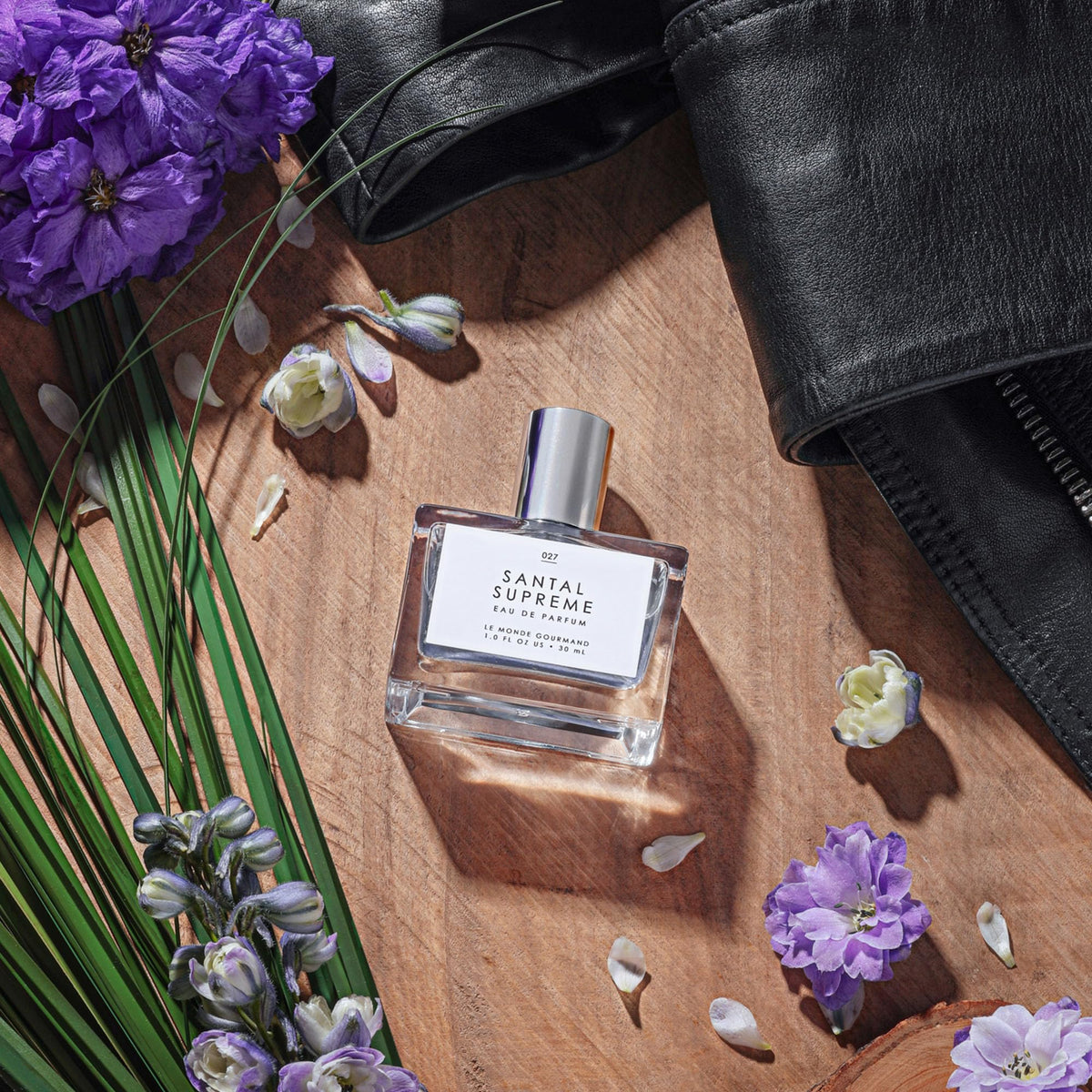 Le Monde Gourmand label detail highlighting fragrance name and premium finish