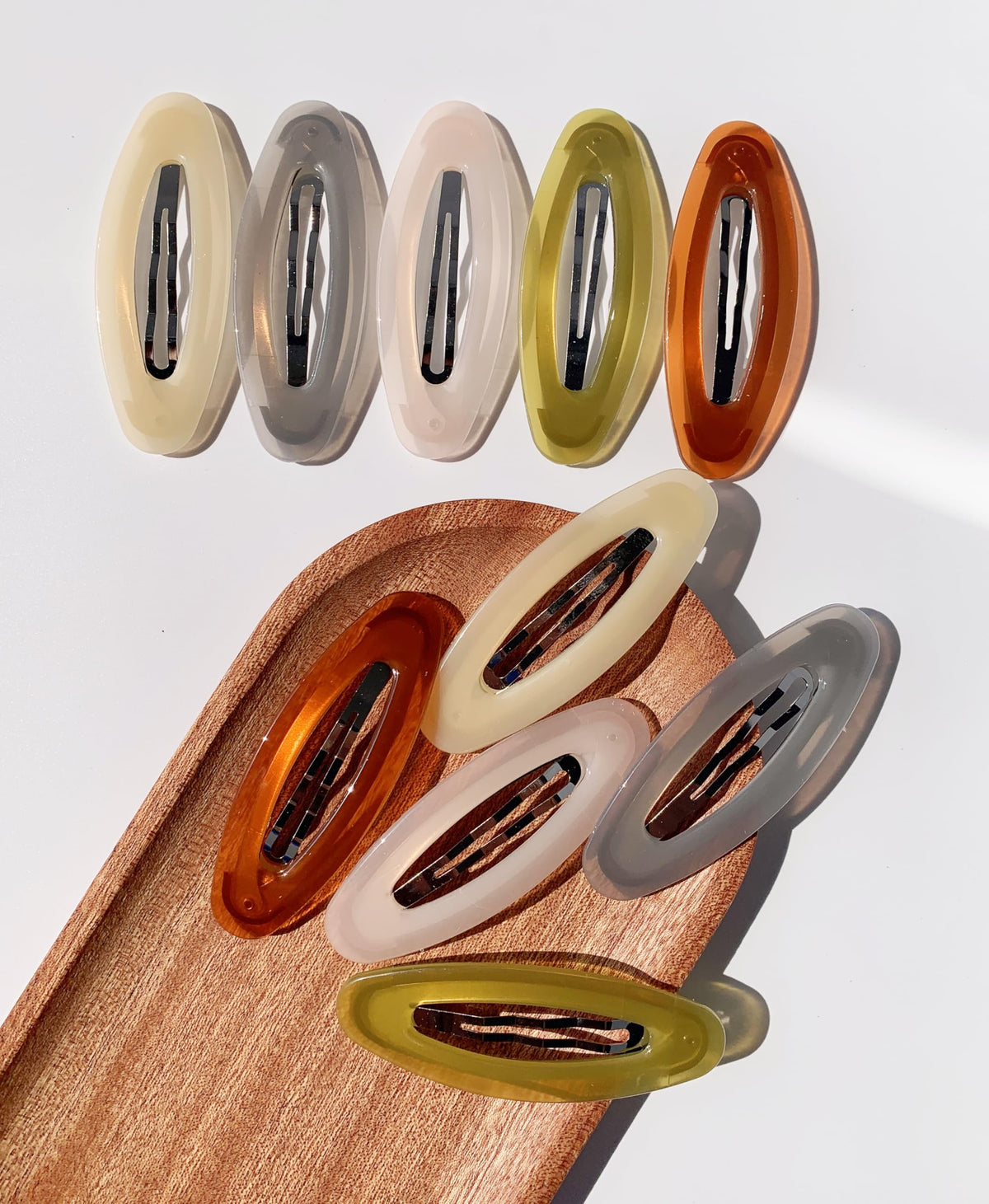 Lemeilleur front packaging showing ten oval hair clips and color variety
