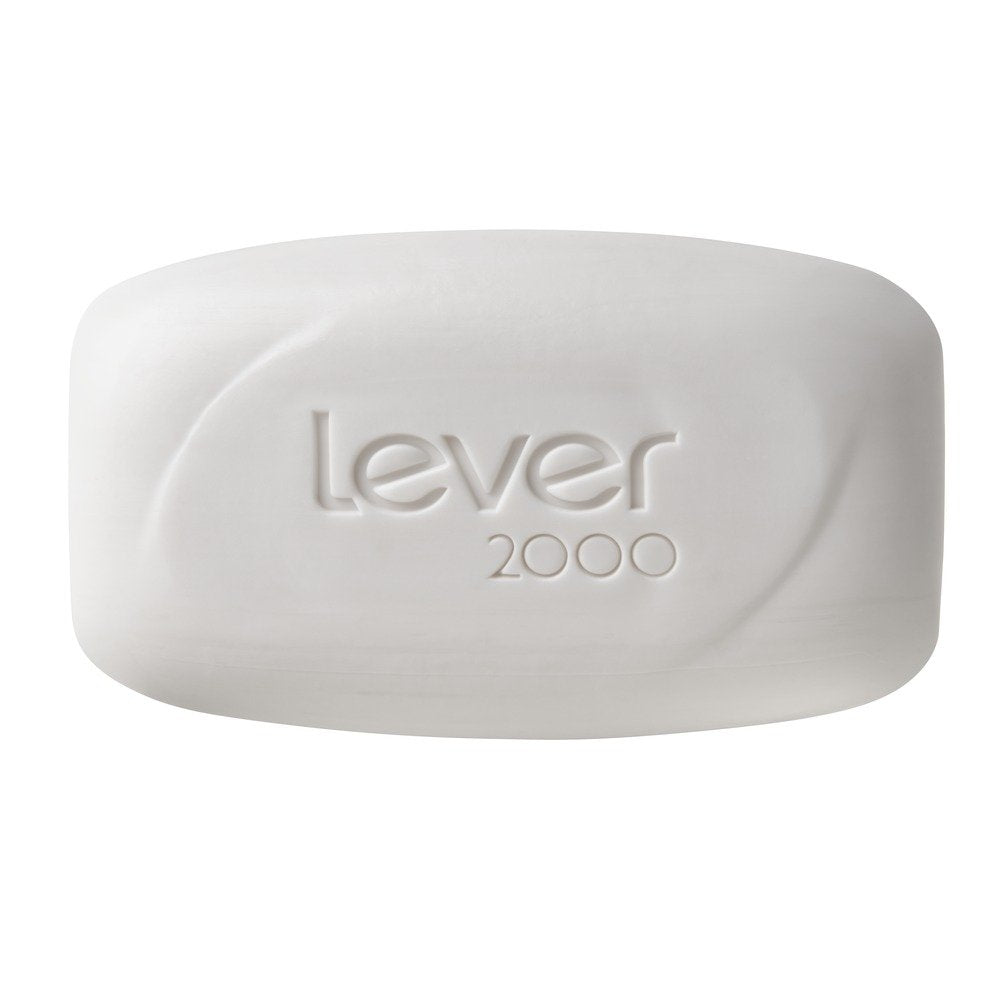 Lever 2000 original rich lather in hands demonstrating effective clean and easy rinsing