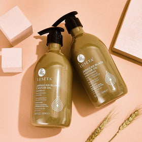 L LUSETA conditioner applied to hair ends showing detangling benefit