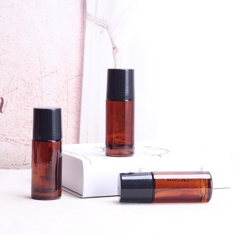 LNYMZD amber glass detail illustrating light protection for sensitive formulas benefit