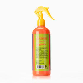 LOCK'N SLEEK close-up of spray nozzle ensuring even mist application benefit