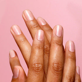 LONDONTOWN before and after nail comparison illustrating visible ridge reduction