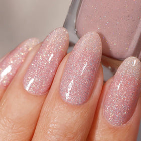 LONDONTOWN close-up of glossy lacquer texture highlighting chip resistance