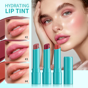 Loobexery close-up of creamy balm texture highlighting smooth glide and hydrating feel