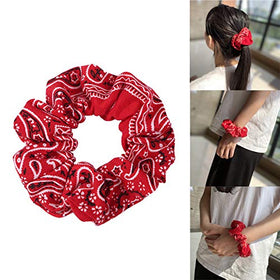 LOOKSEVEN scrunchie holding a ponytail, secure hold without creases