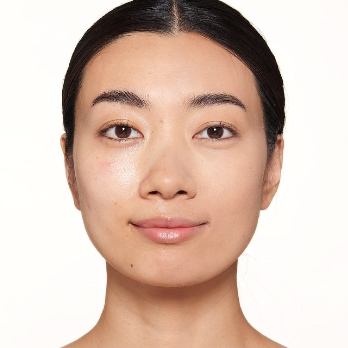 L'Oreal Paris pressed powder close-up highlighting fine, blendable texture