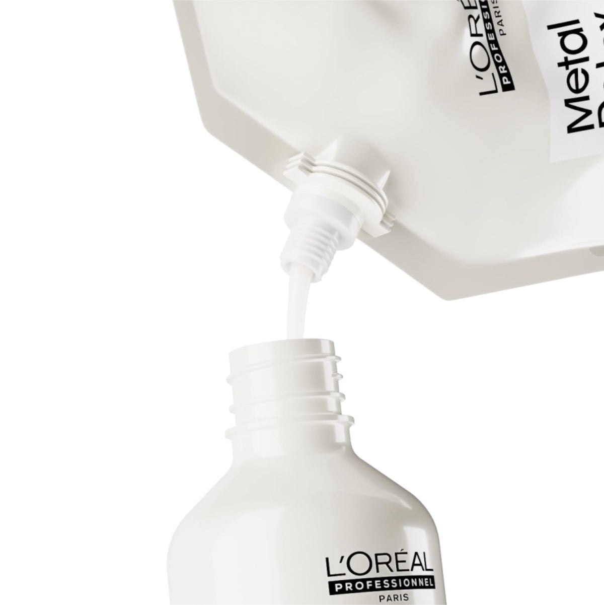 L'Oréal Professionnel Paris shampoo lather on wet hair showing gentle effective cleanse