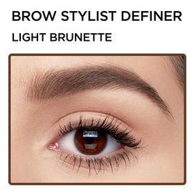 L'Oreal Paris spoolie brush detail for seamless blending and natural finish