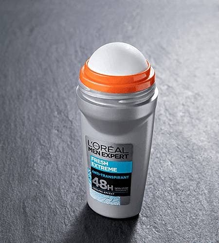 L'Oréal Paris open cap view emphasizing sealed freshness and product protection benefit